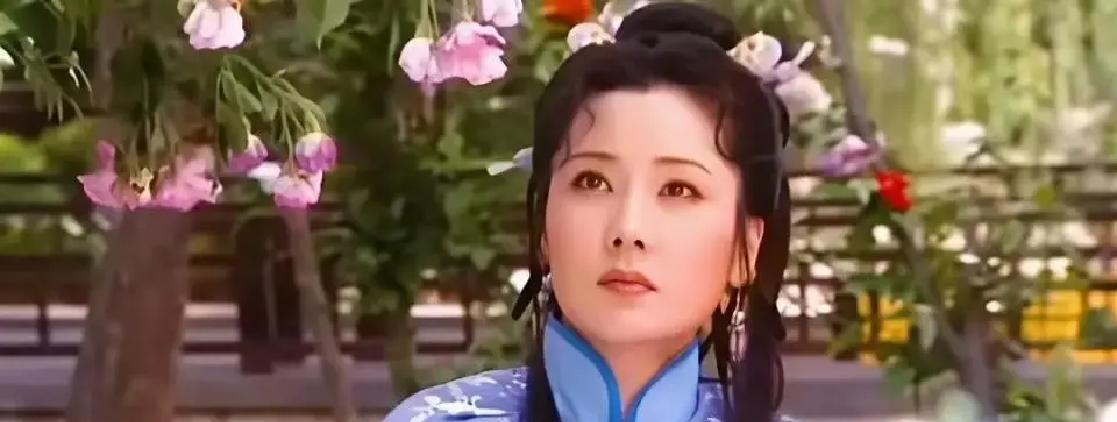 她把导演逼到崩溃，却演活了半部中国戏。刘德凯最初受不了何赛飞。一个镜头，她能