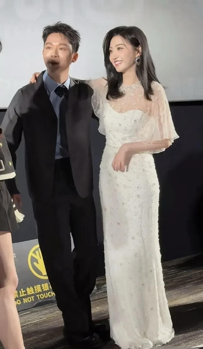 没想到景甜现实中长得那么漂亮，风韵犹存