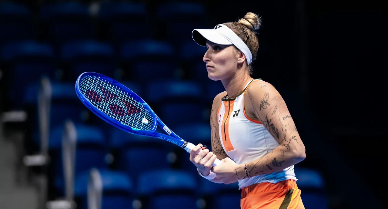 网坛大新闻来了：前温网冠军万卓索娃陷入兴奋剂风波，她因拒绝配合采样遭指控，面临最