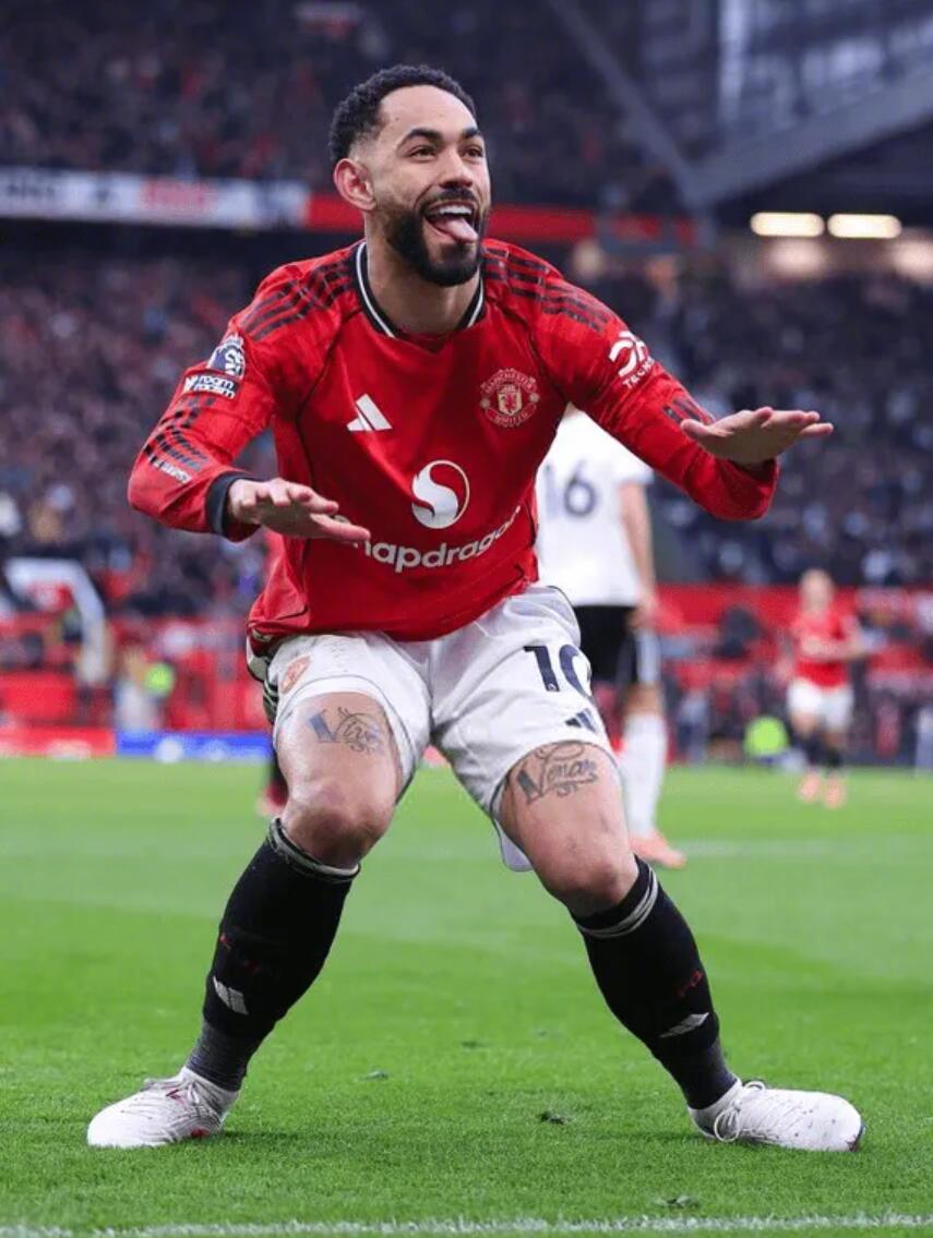 根据StatmanDave的统计，库尼亚在最近代表曼联出战的五场英超联赛里已经