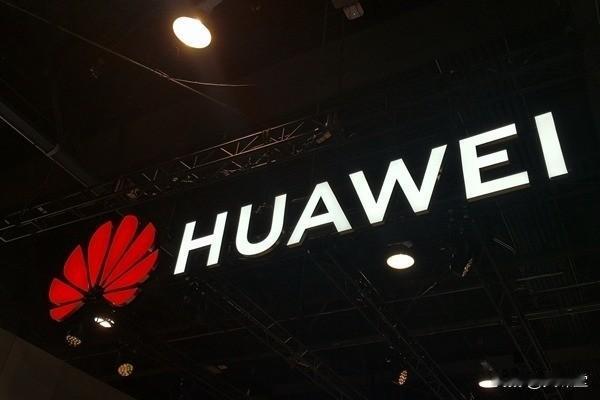 200万家企业突然换系统，鸿蒙这次啃下了最难啃的骨头。如果全国所有公职人员都用鸿