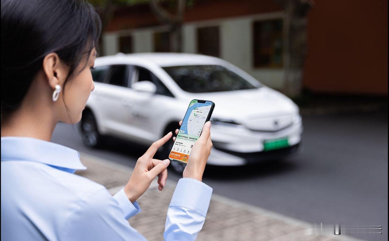 “冤不冤？”北京，一网约车司机拉客到机场后，在网约车接客区看到一名女子正在打车，