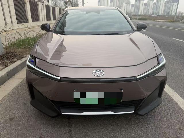 7.99万抄底丰田纯电！bZ32023款长续航版，开一年揭穿二手电车真相预算