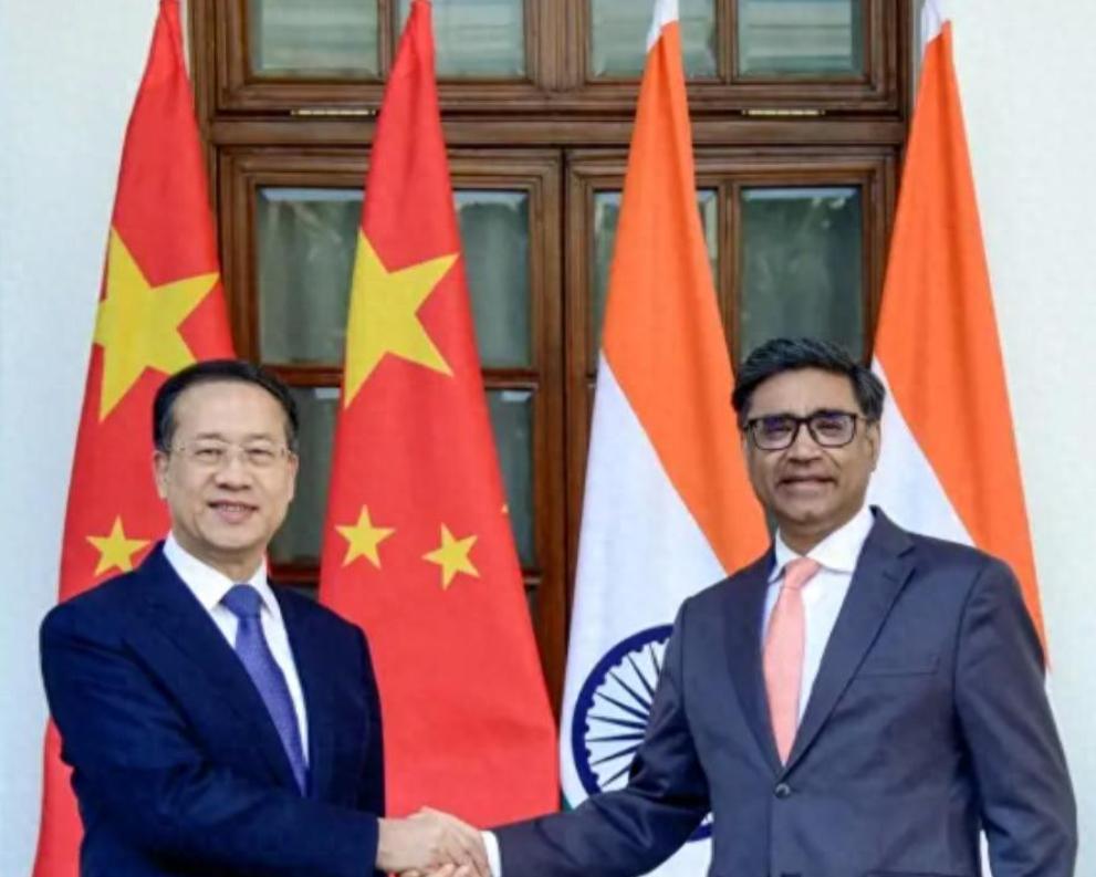 新德里传来消息，中印战略对话只谈了一天！印度当着中国的面，提了一个敏感请求，中方