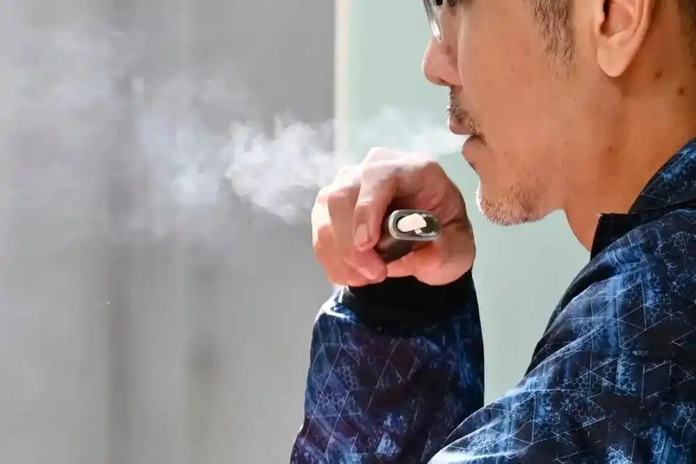 4月30日正式生效！香港新规太严了，随身带电子烟不抽也违法，游客一律不豁免