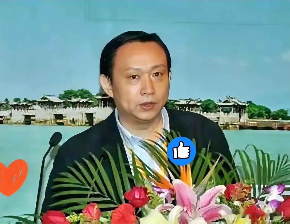 东方大国的学者卢麒元，近日在北京公开发声。​他提出了一个惊世骇俗的主张：“