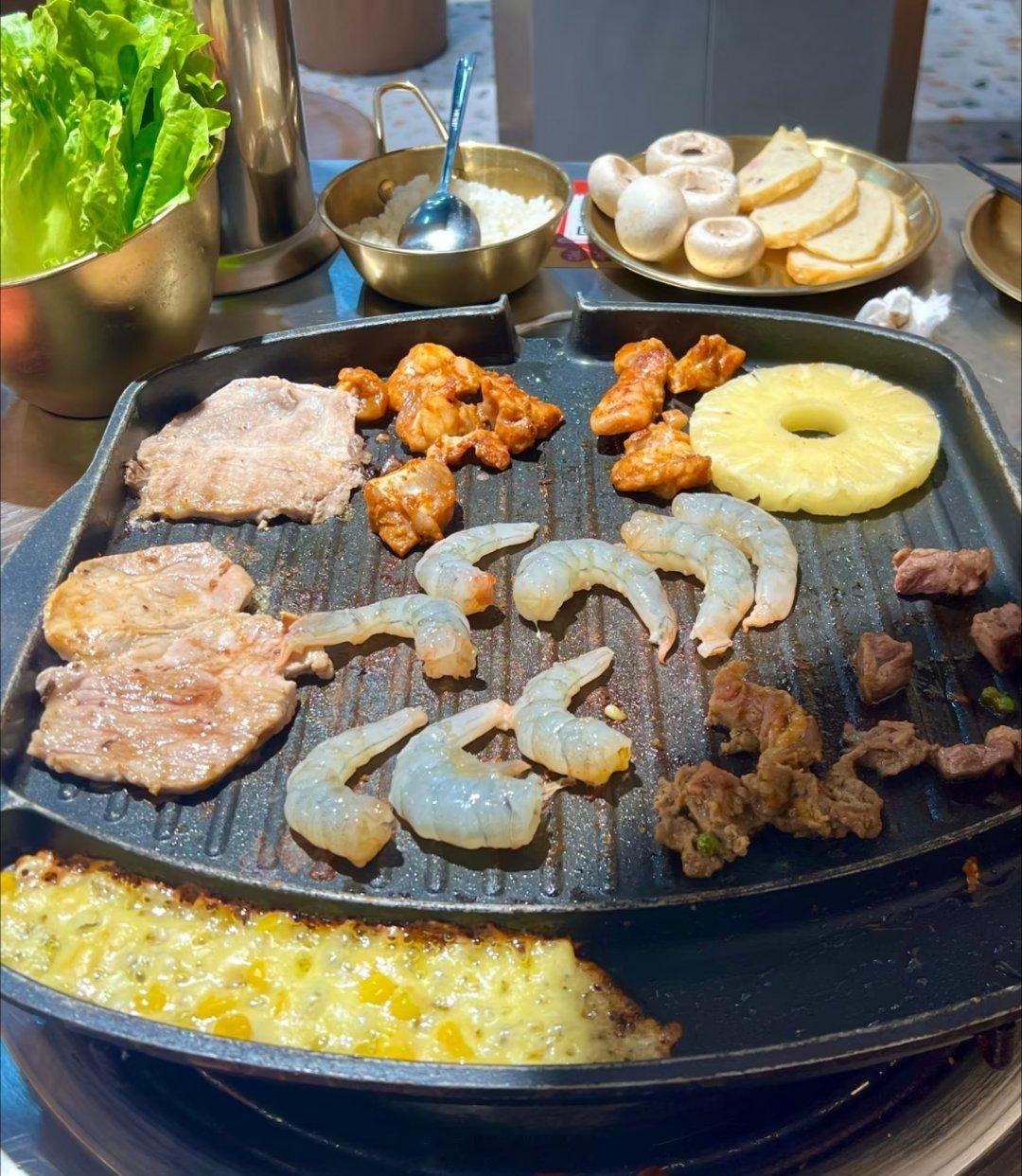 日常分享美食治愈一切平凡日常✨中午酣畅嗦一碗红油螺蛳粉，腐竹、炸蛋吸满汤汁，酸辣