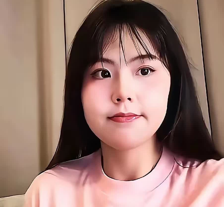 刚查了一下李月汝，不查不知道，原来这位中国女篮的顶尖中锋，放弃了