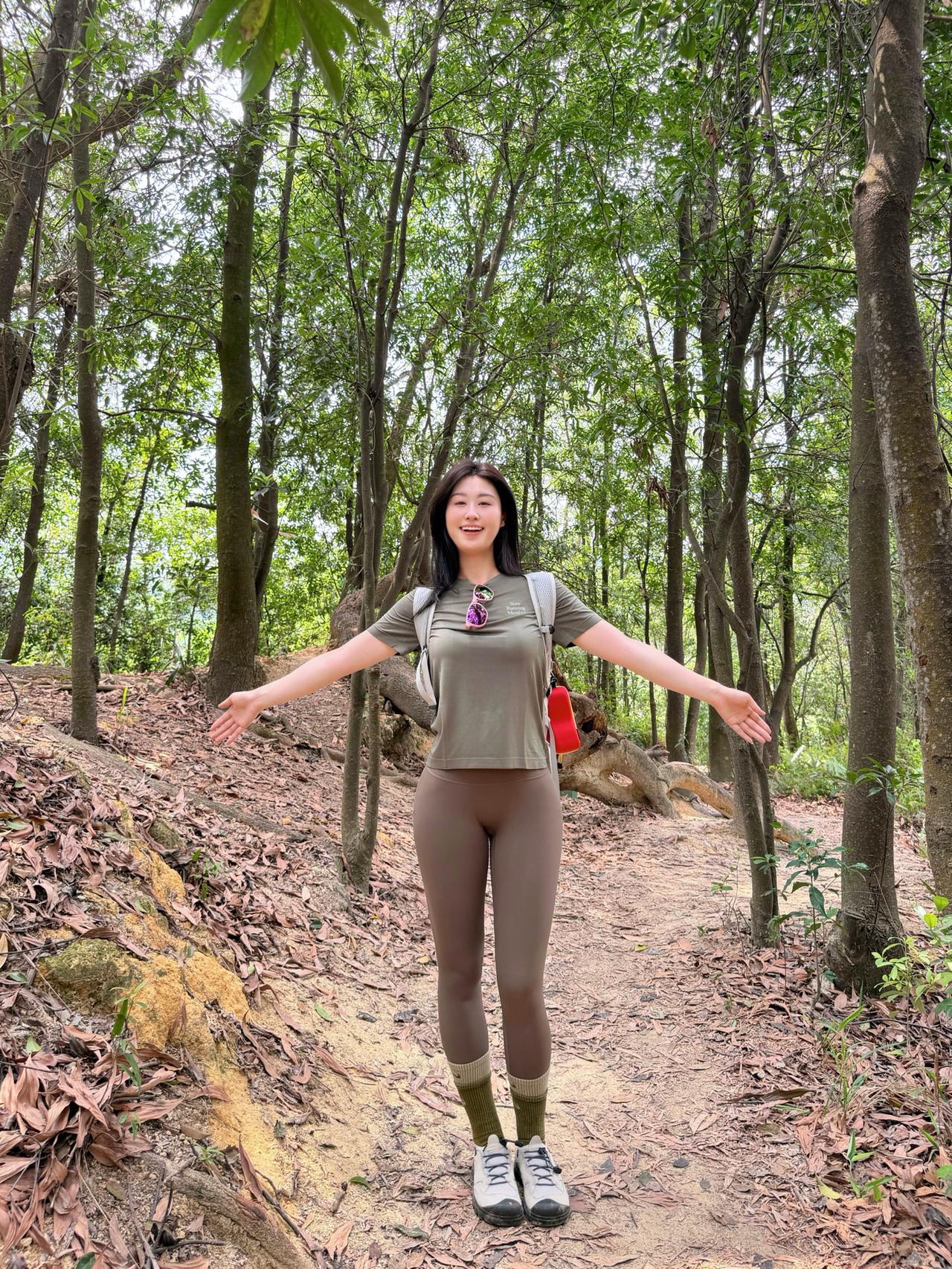 户外轻徒步⛰️爬山的快乐我知道✌️户外轻徒步爬山吸氧day🍃一脚踩进这片绿