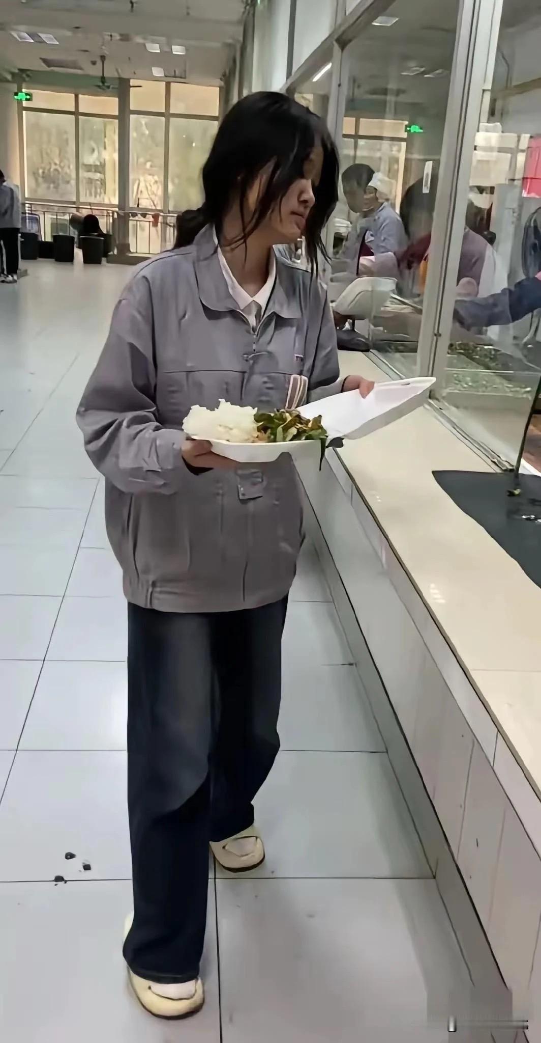 年轻人被整得全无朝气