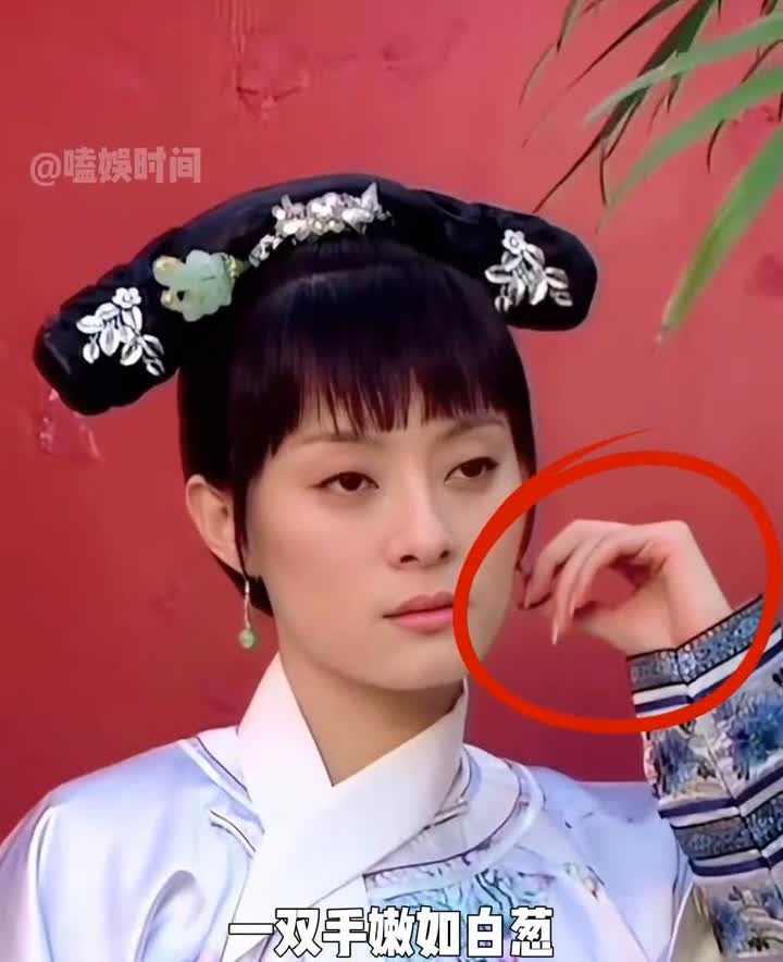 难怪拍摄甄嬛传时孙俪的一双手嫩如白葱，起初还以为是加了滤镜，然而了解真相才知没那