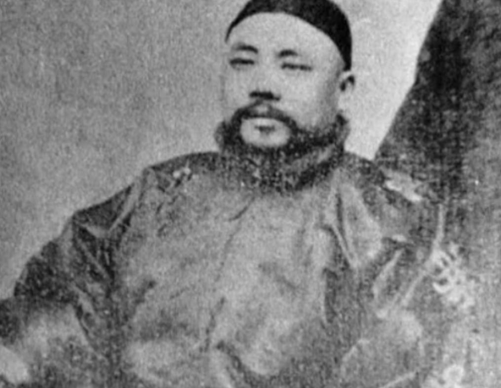 1888年，53岁的慈禧爱上了20岁的侍卫那尔苏，当晚就临幸了他，哪承想，这个举