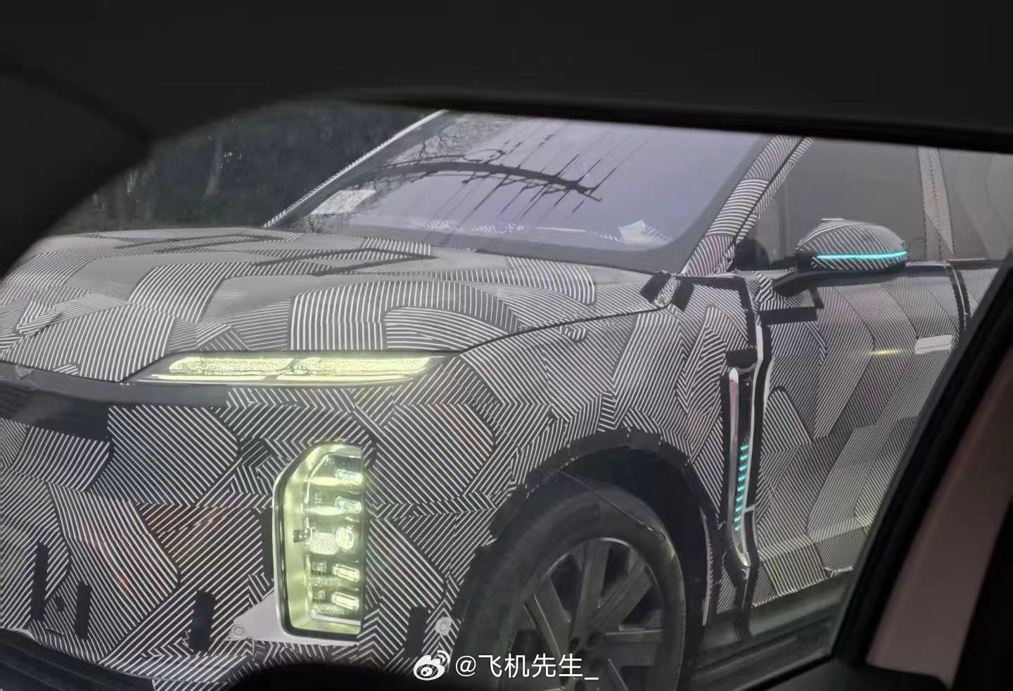 蔚来ES9，这次很激进啊。大家想要的小蓝灯，那就直接满配蔚来汽车蔚来