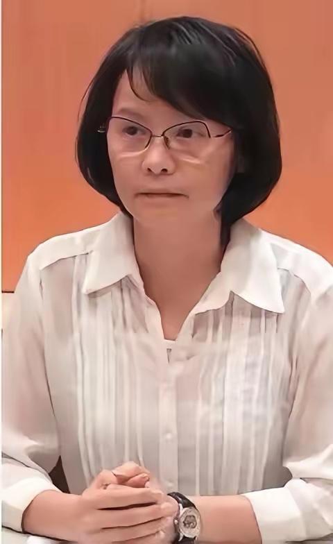 台湾一位女老师的一句话，戳中了14亿国人的心。她说：“大陆要统一，不是要征服，只