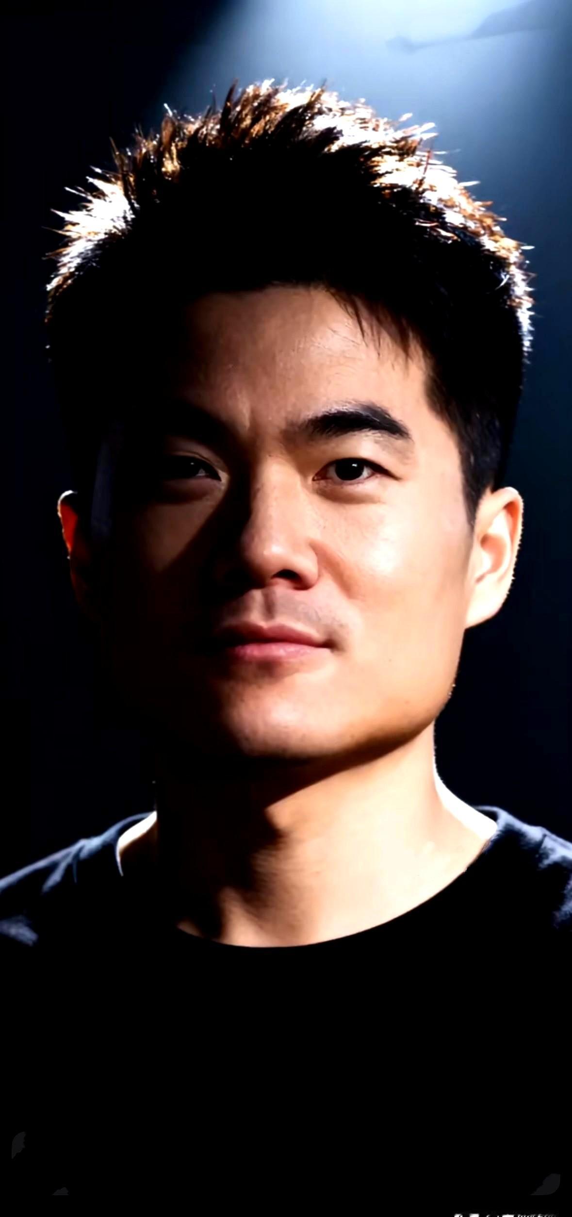 为什么做董宇辉很难？难就难在高调不行，低调也不行，"没调"更不行，就拿香港火灾