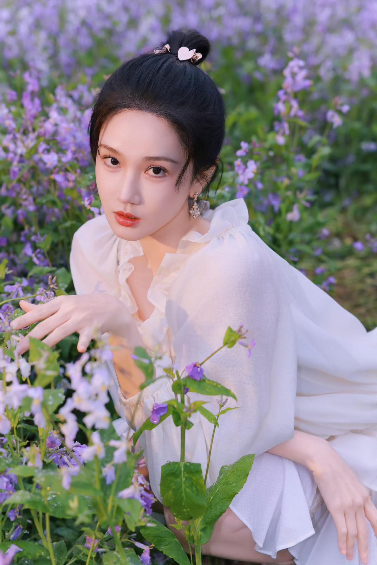 时小芸分享美女穿搭服饰