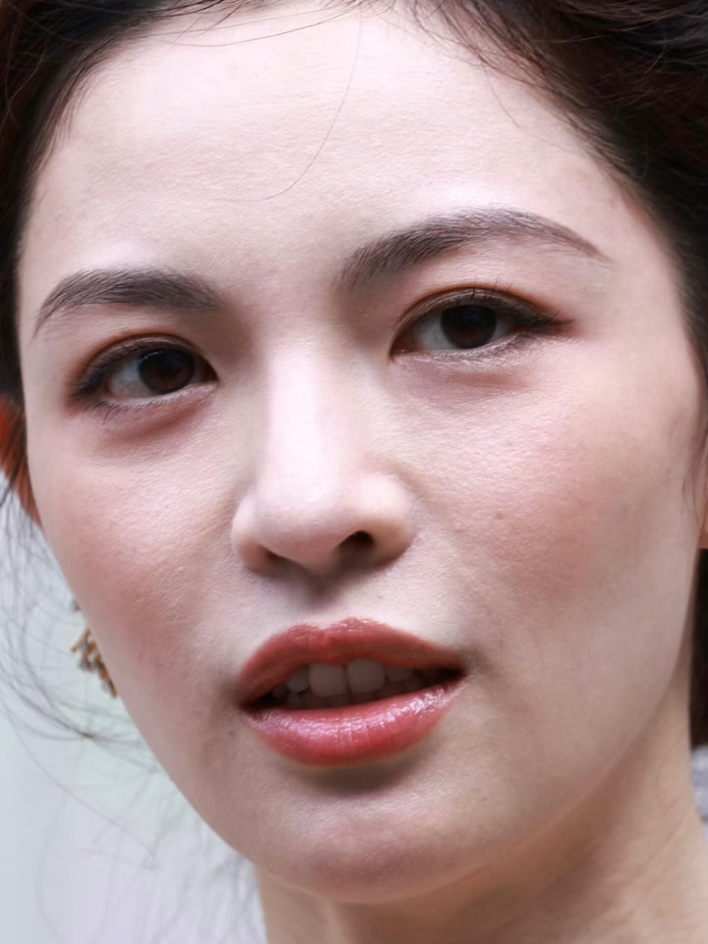 钟楚曦真的好漂亮，这个怼脸生图底妆好服帖啊，真的又被惊到，都不浮粉的​​​