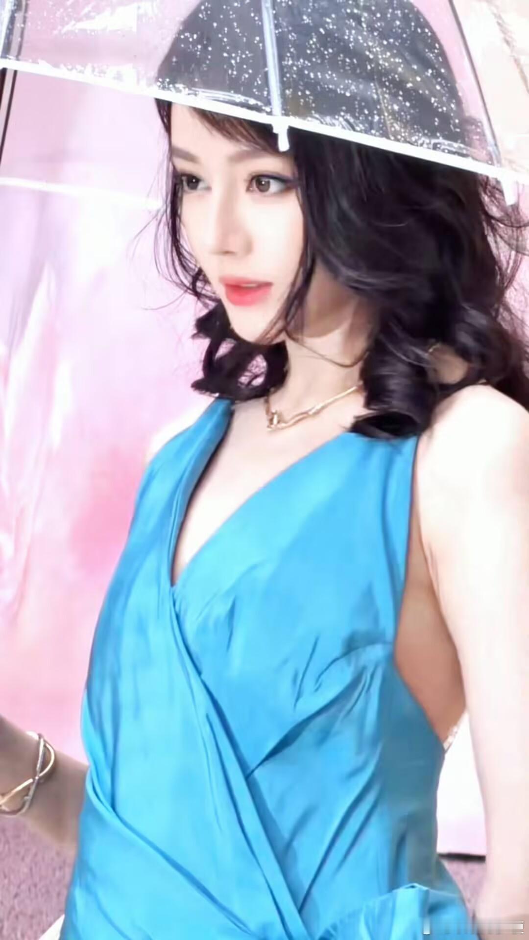 王亚飞迪丽热巴热巴好美