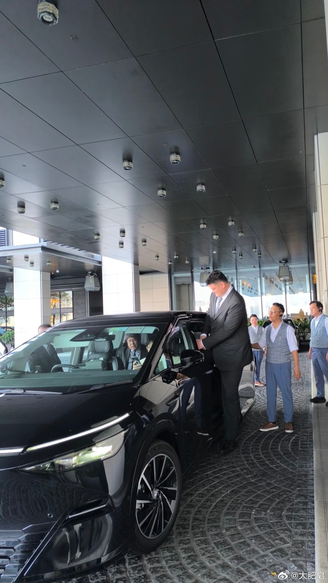 大姚出行如果不坐小鹏X9这种MPV确实也不舒服，这车座椅太爽了。