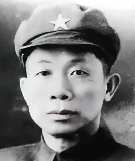 1971年，重病的浙江副省长冯白驹写了一封求救信，伟人读后，立即派人喊来广州军区