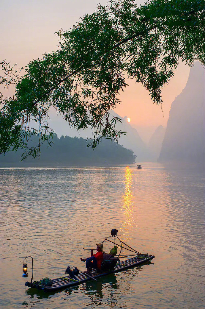 远山翠黛，近水含烟..​​​