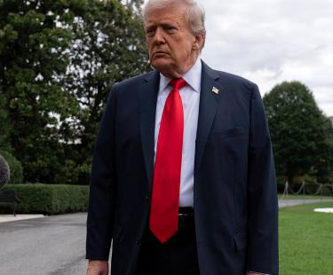 全世界都在等着美国出动地面部队，因为只有这样他们才会在美国背后捡便宜。 其实