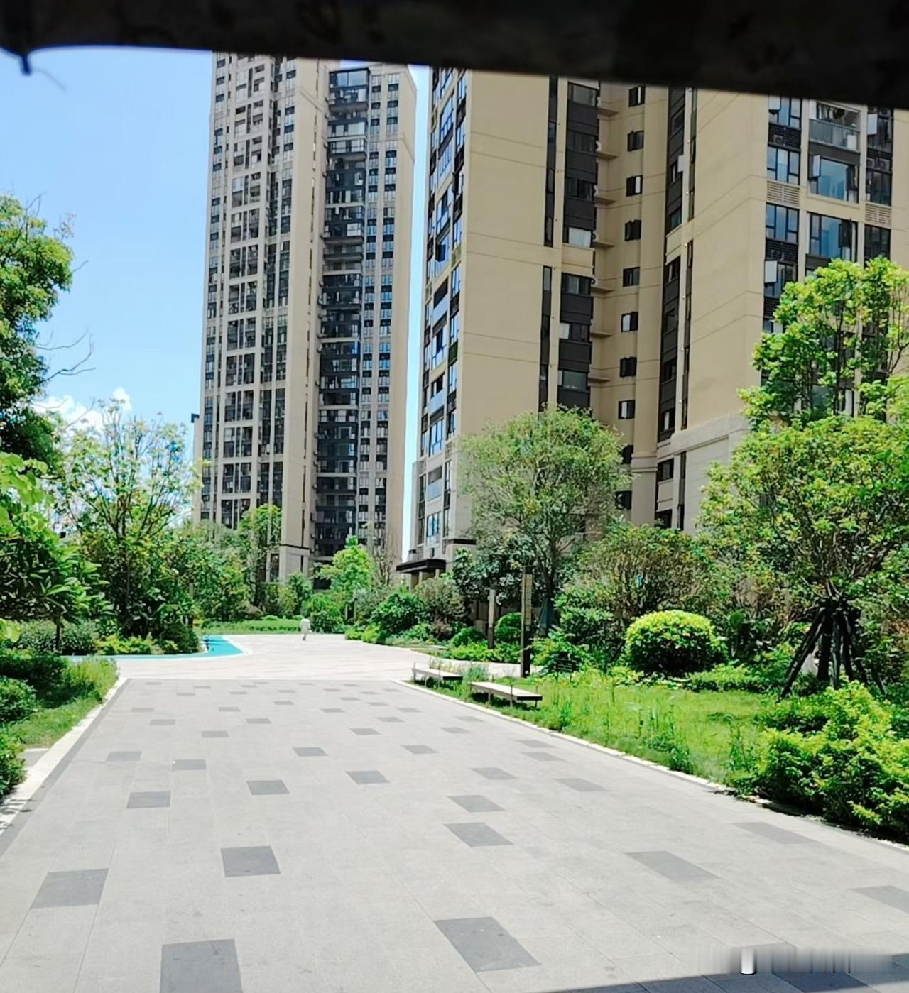 亲舅家存款七位数，我张口借5000应急，他愣是跟我聊了半小时“省钱经”，末了说“