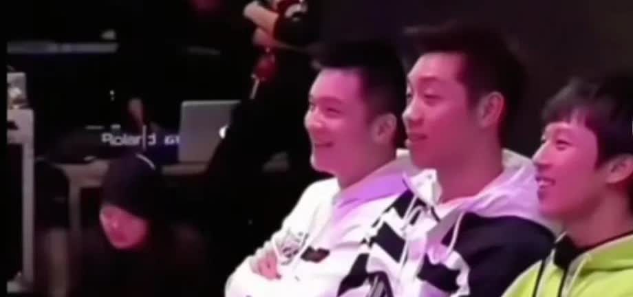 樊振东有强迫症闫安：每次跟他坐一起，不管是坐车还是到那儿…方博：都怕