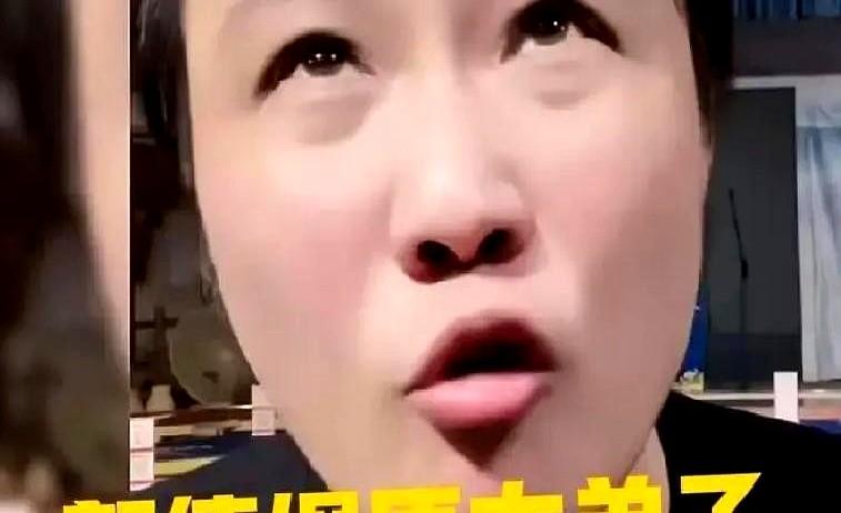 相声圈这水，可真被曹云金搅热了。他那直播，数据是真吓人。单场同时在线超40万