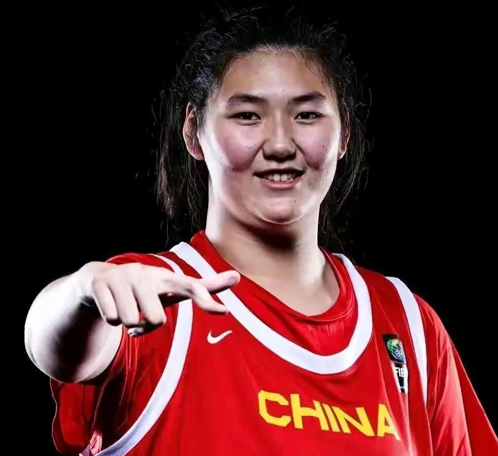 张子宇不是不行，其身高优势明显，但是有好多局限性。比如体重，这样的体重是不能起跳