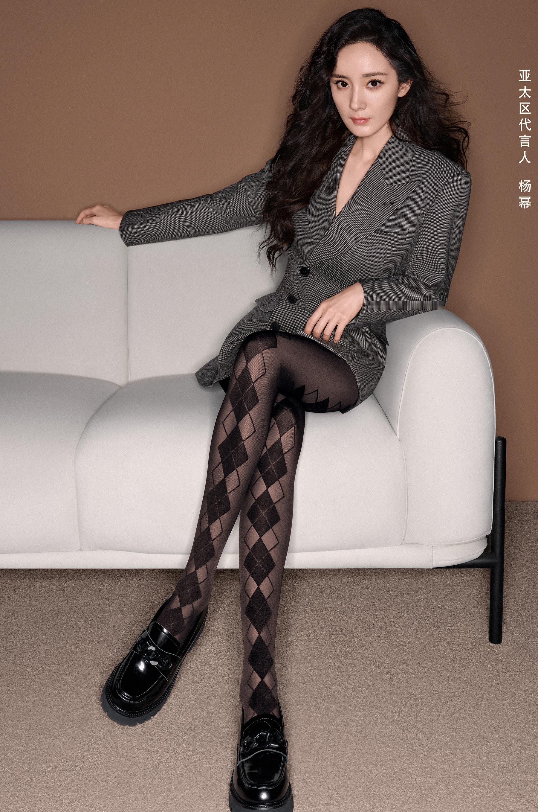 杨幂Calzedonia幂姐比例好绝👠