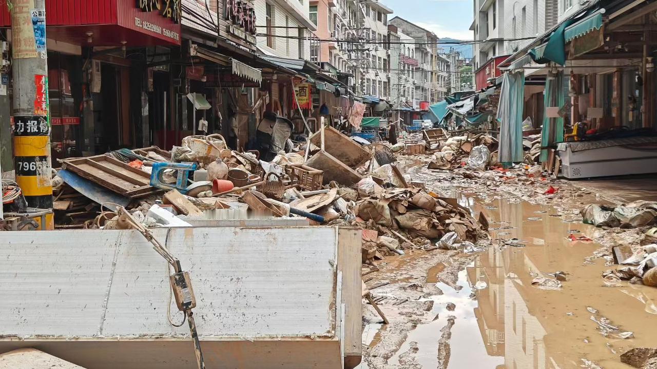 福建福鼎市清理淤泥正在有序进行！只是可惜了这么多好茶叶:“世界白茶在中国，中