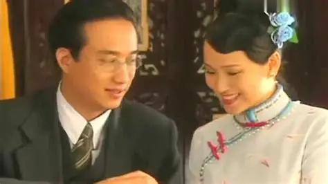 17岁坐在外交部的谈判桌旁为外宾做口译，26岁婚礼上被证婚人当众骂得目瞪口呆，2