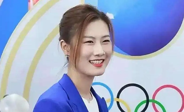 国乒女队综合实力排名，第一名，邓亚萍(18块金牌)，第二名，王楠(24块金牌