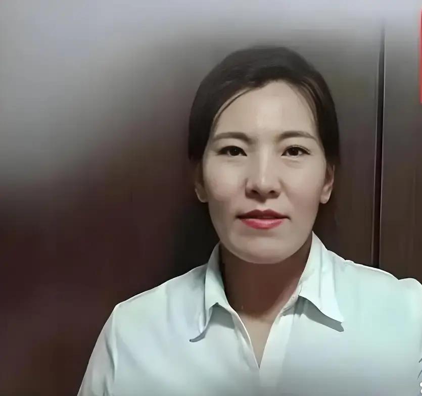 34岁河北女子自己已有俩娃，邻居夫妻3年内先后病逝，她把对方11岁儿子和3岁女儿