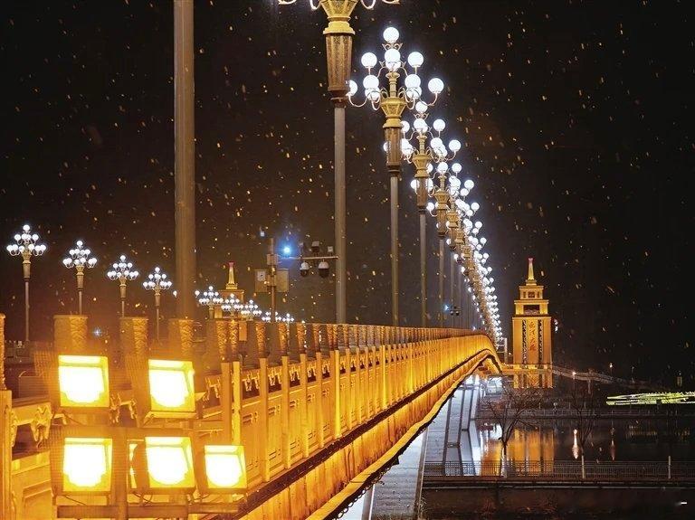 太原今年这新领导班子，是真行！办实事都办到老百姓心窝里了！就说供暖吧，往年这时候