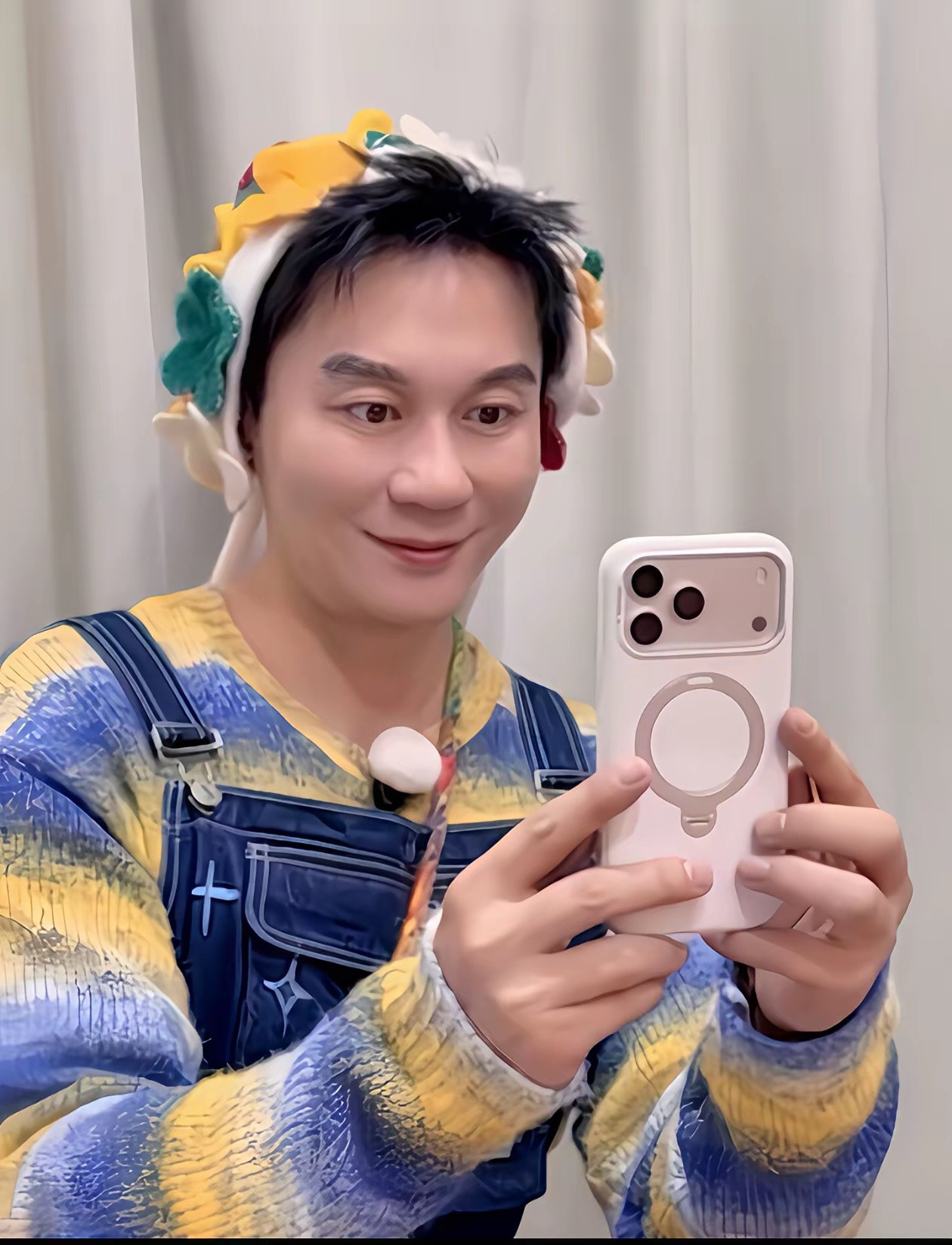 李晨这波操作，直接把网友整不会了。白鹿新剧《莫离》定档，跑男家族里第一个站出来转