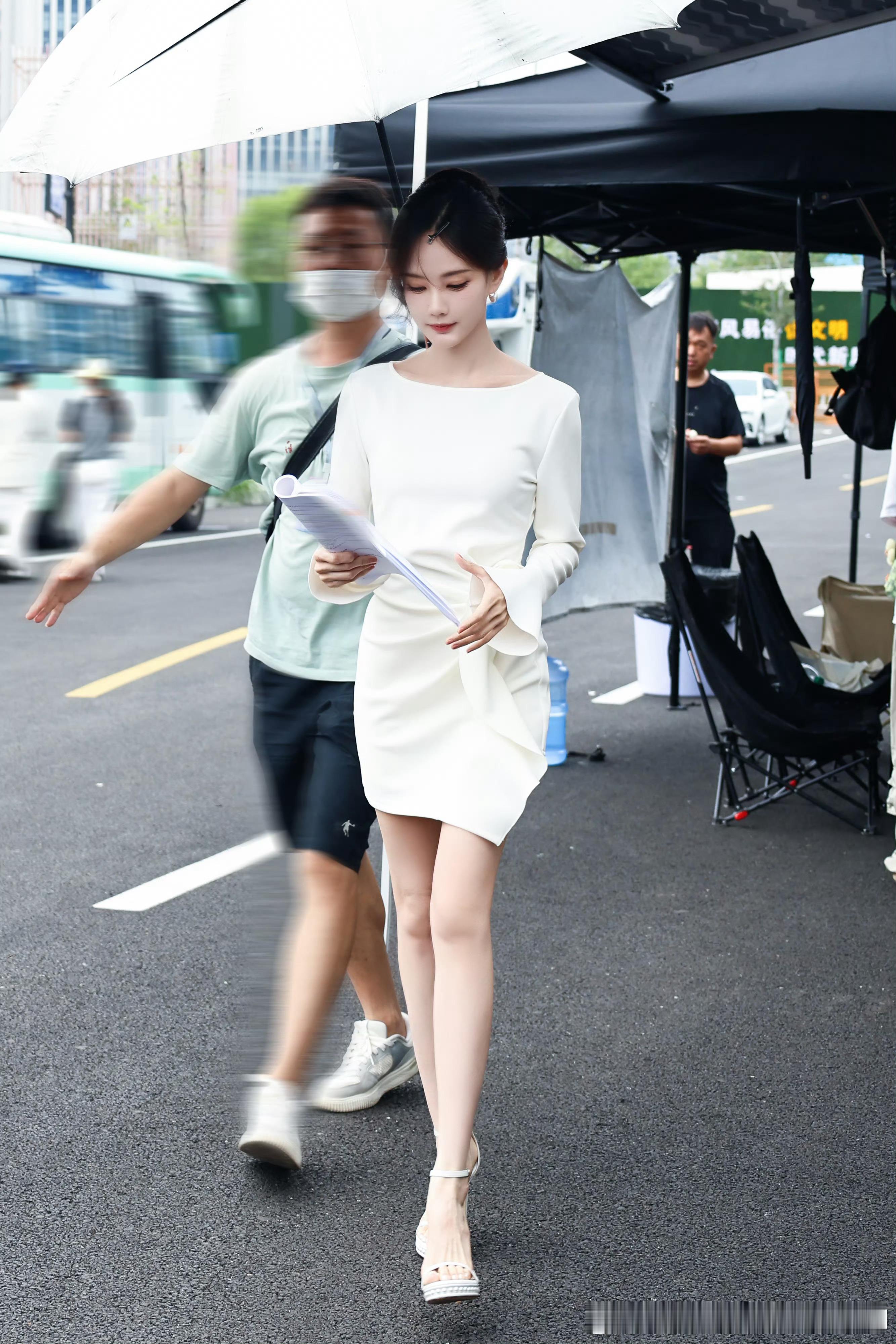 李一桐x新剧《美人余》路透造型合集