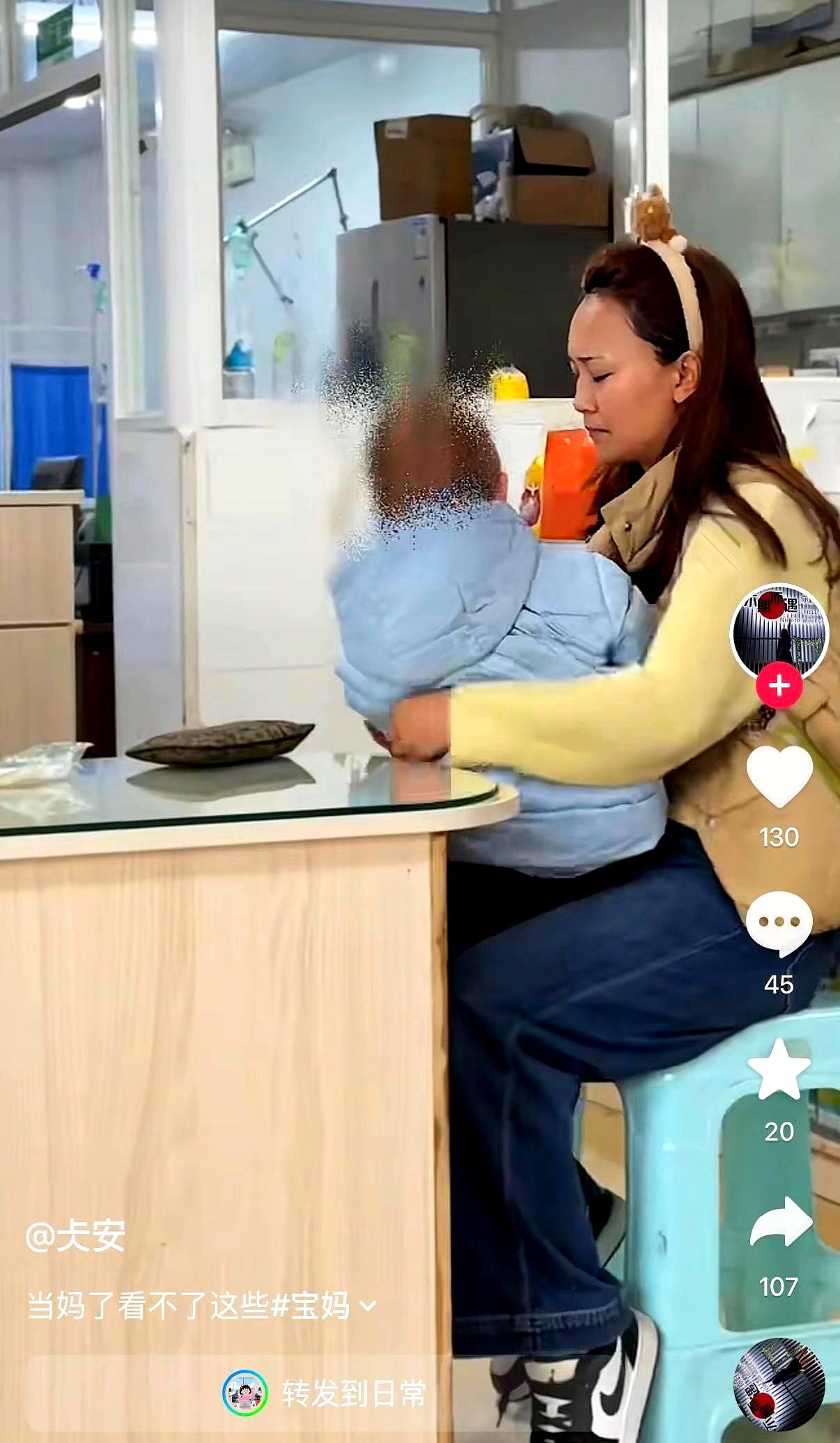 孩子发烧到38度多，难受得直哭，家里大人还在为上学的事闹矛盾呢。结果在诊所里，