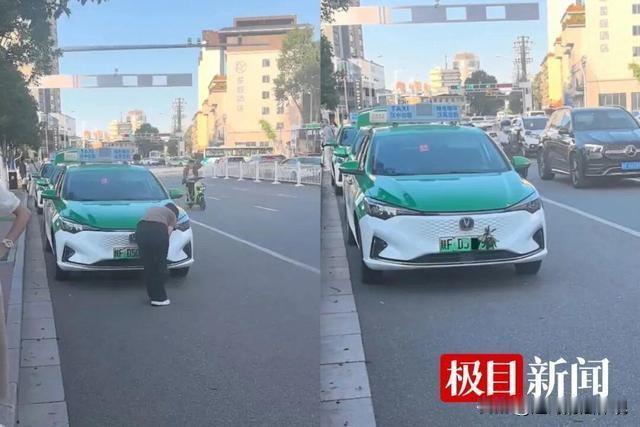 陕西汉中，男子发现多辆出租车，在火车站附近不按规定停车，还故意遮挡车牌后，拍下视