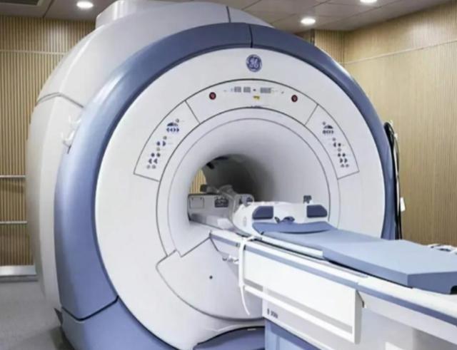 原来欧美的福利是这么来的！当初，中国造不出核磁仪必须依赖进口时，飞利浦敢卖3千万