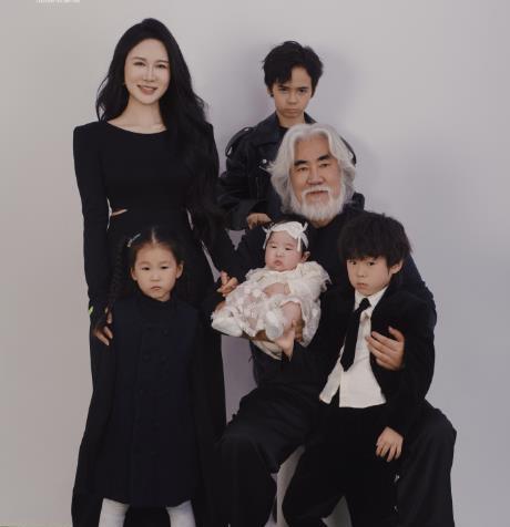 #前妻让张纪中别再惹她#大导演张纪中老爷子在网上指责前妻，长达九年的纠缠行为“