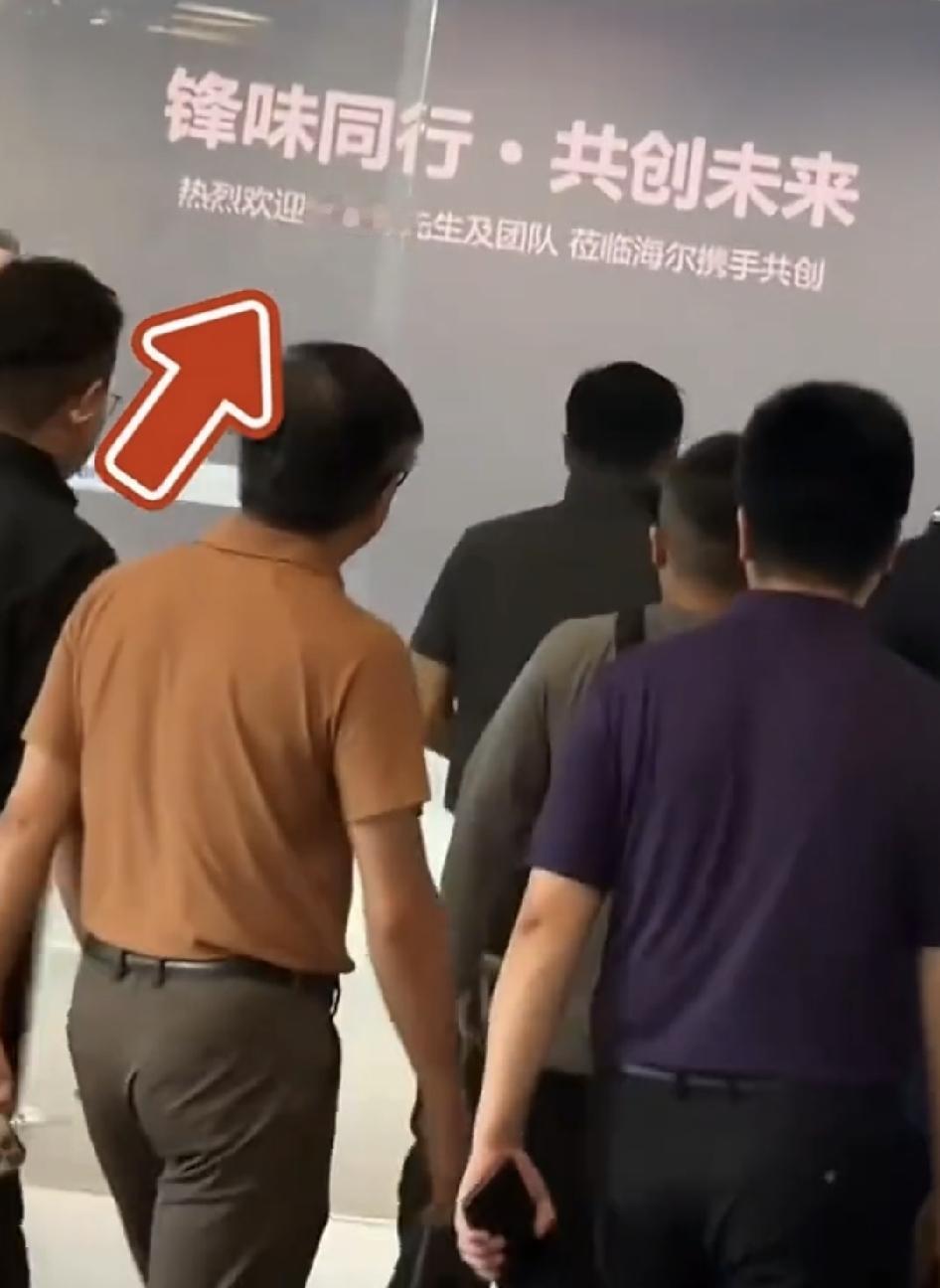 谢霆锋这次有大动作了。演唱会刚结束，他没回北京找王菲，而是加急赶往了青岛海尔