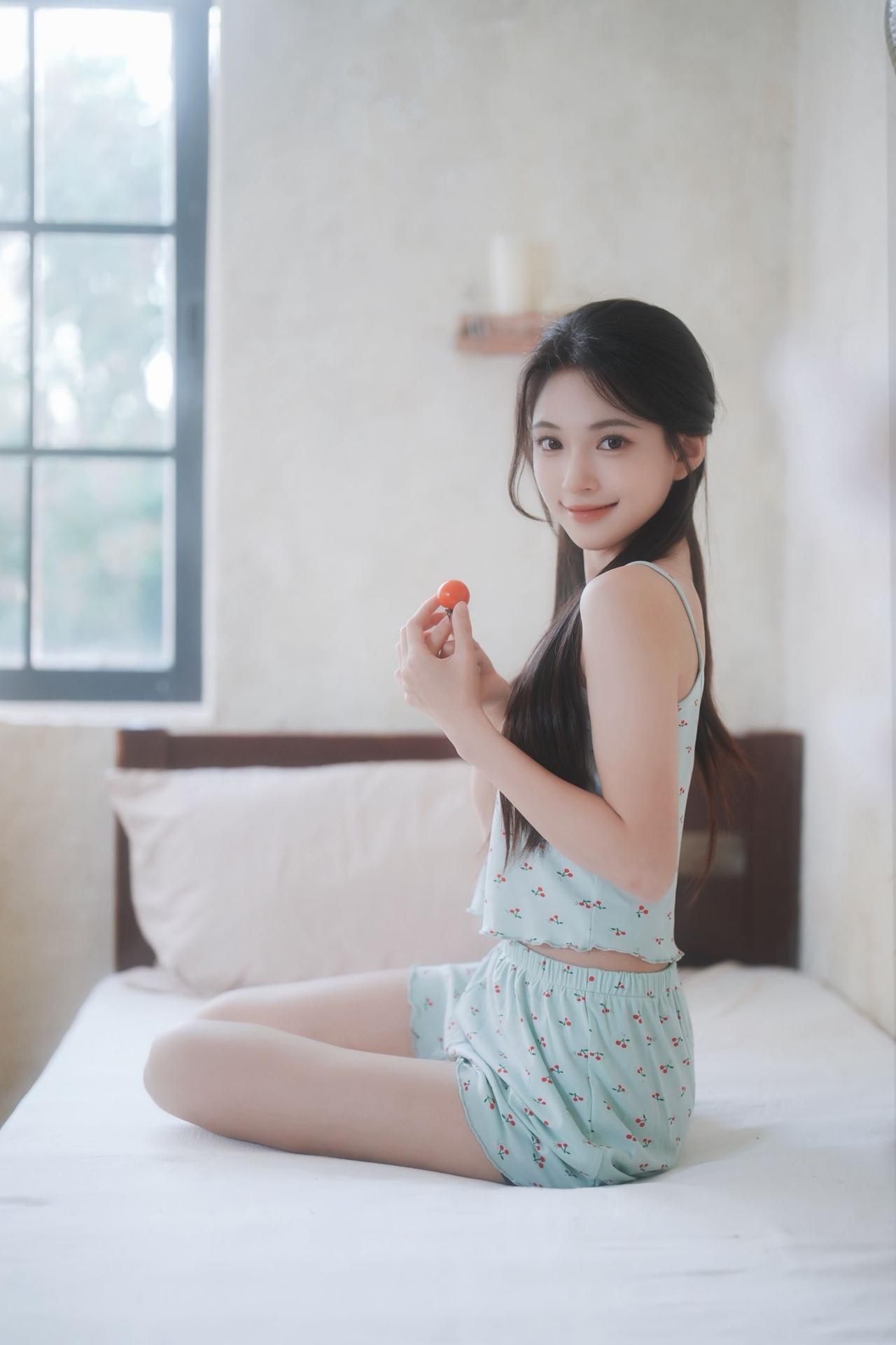 一个平静的午后˶>ᗜ<˶慵懒家居少女女人如何穿出含蓄的性感?