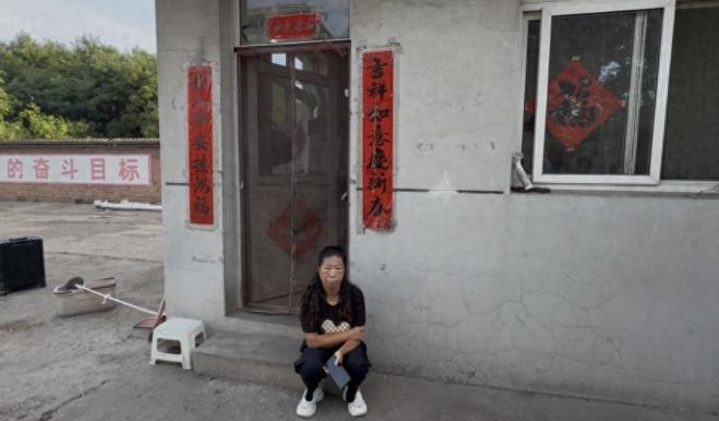 山西太原，一名女子从2009年起在某执法大队做保安保洁，16年间吃住全在门