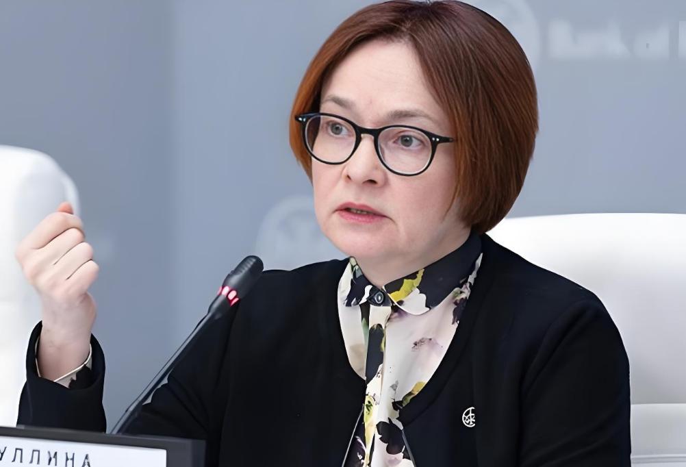普京背后高人终于浮出水面，俄罗斯能坚持这么久，有人说是中国、伊朗支持，其实都不是