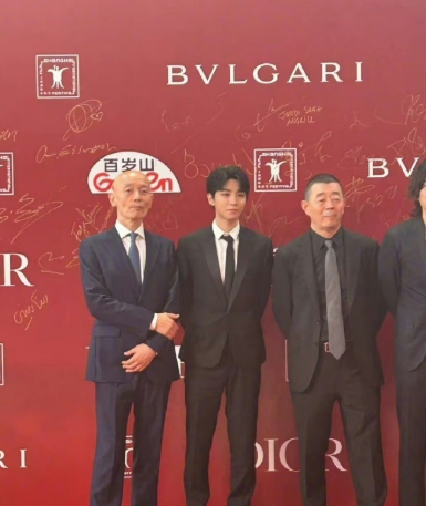 王俊凯的身高存疑，真的有180吗？​​​