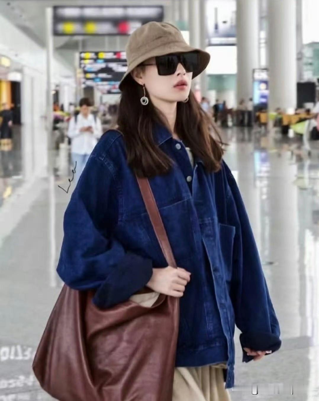 倪妮的穿搭真的很好看！那种随性又高级的松弛感太戳人了！她好像从不刻意硬拗，但