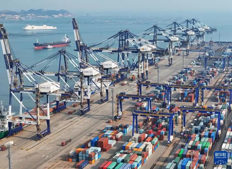 国外智库的预测，到2029年，中国的对外经济账户上，经常性盈余将达到恐怖的1万亿