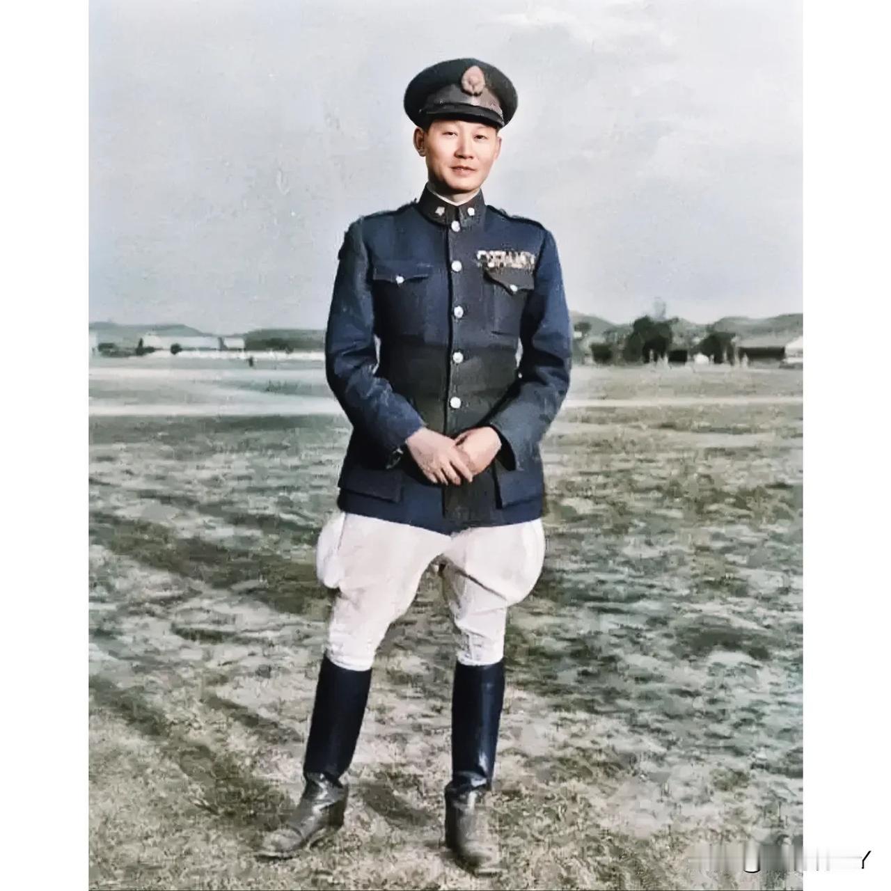 这才是孙立人将军的真实样子，并非演戏，也不是某演员所饰演的，而是他年轻时的真实写